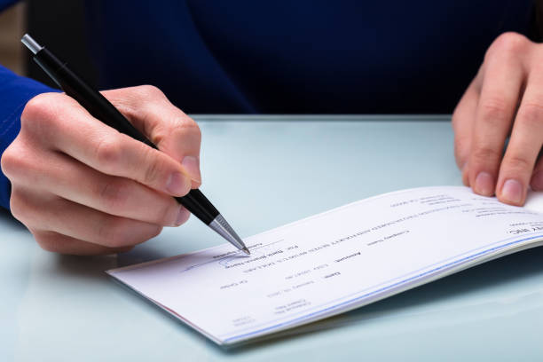 When You May Need a Cheque Bounce Lawyer in Noida